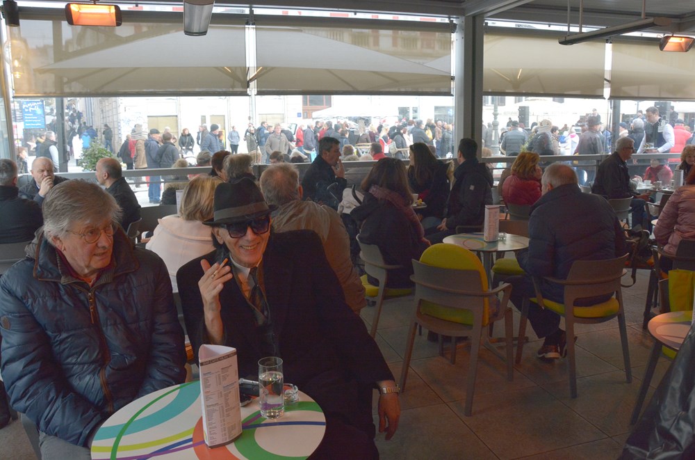 PULA, 31.12.2018. - ZADNJI DAN, TRZNICA, KAFIC KOD MILANASnimio Neven LAZAREVIC